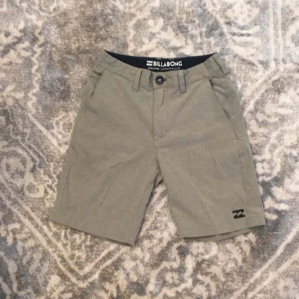 Billabong shorts boys size 23 Tan summer